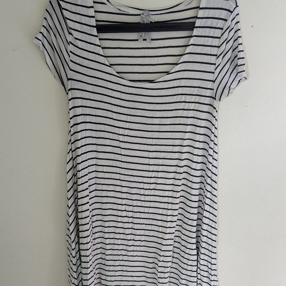 Black and White Dress - Picture 1 of 3